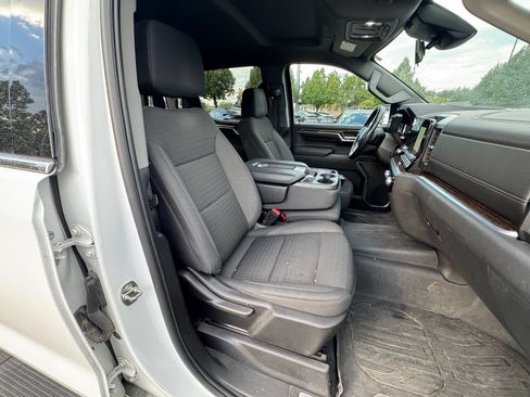 Used 2022 GMC Sierra 1500 SLE w/ X31 Off-Road Package AWD/4WD image 10