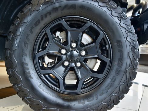 Used 2023 Jeep Wrangler Unlimited Rubicon 4xe AWD/4WD image 12