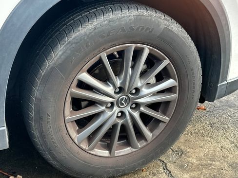 Used 2017 MAZDA CX-5 Touring image 8