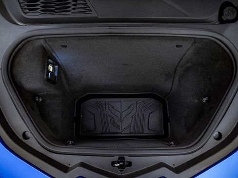 Used 2025 Chevrolet Corvette Stingray Premium Cpe w/ Z51 Performance Package RWD image 32