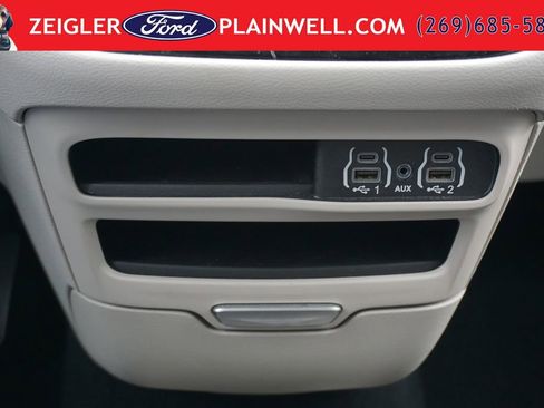 Used 2024 Chrysler Pacifica Touring-L FWD image 25