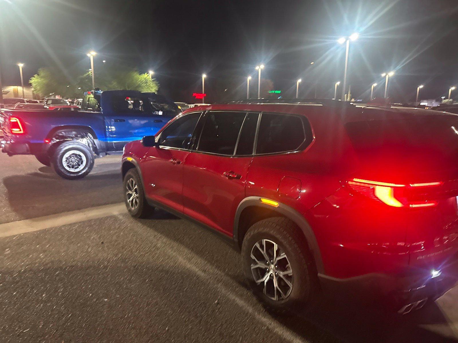 Used 2025 GMC Acadia AT4 w/ Luxury Package AWD/4WD image 5
