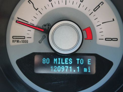 Used 2012 Ford Mustang GT Premium RWD image 17
