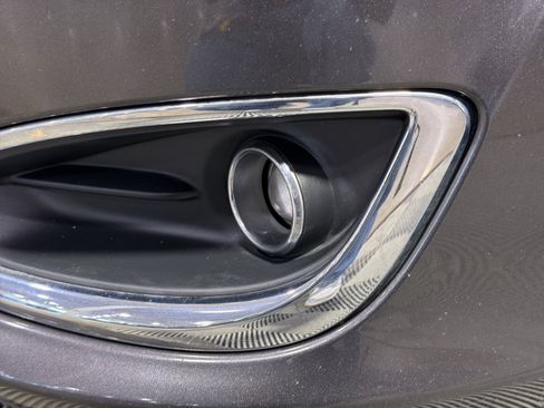 Used 2018 Chrysler Pacifica Touring-L Plus w/ Advanced Safetytec Group FWD image 14
