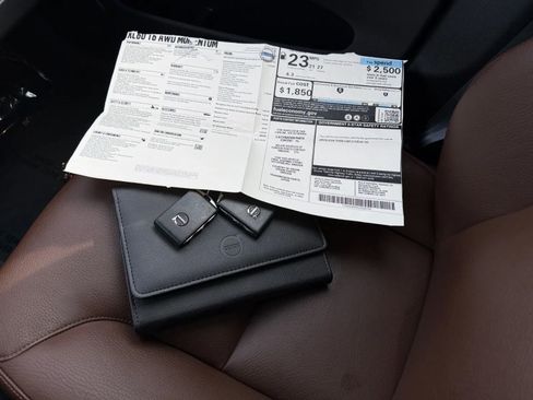 Used 2018 Volvo XC60 T6 Momentum w/ Convenience Package image 25