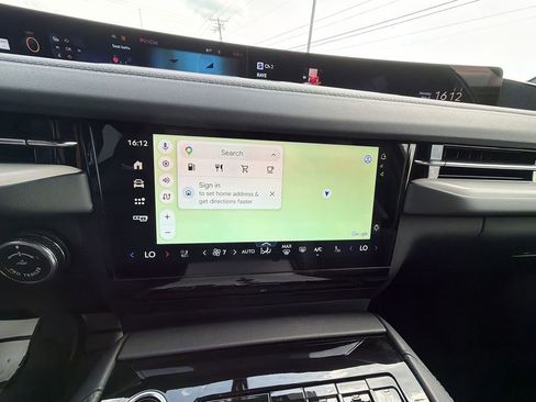 New 2026 Lincoln Navigator Reserve AWD/4WD image 16