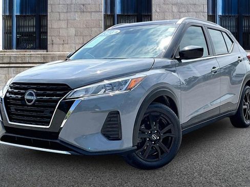 Used 2023 Nissan Kicks SV FWD image 2