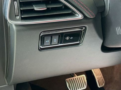 Used 2020 Jaguar F-PACE Checkered Flag image 11