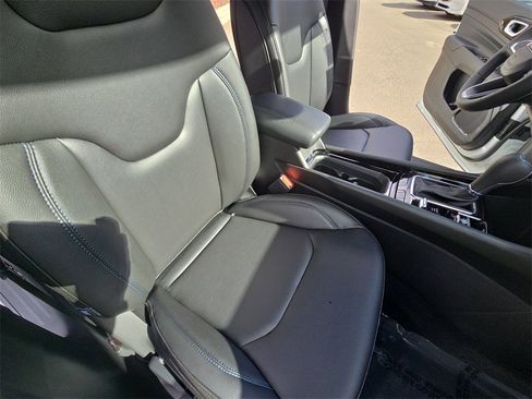 New 2026 Jeep Compass Limited image 10