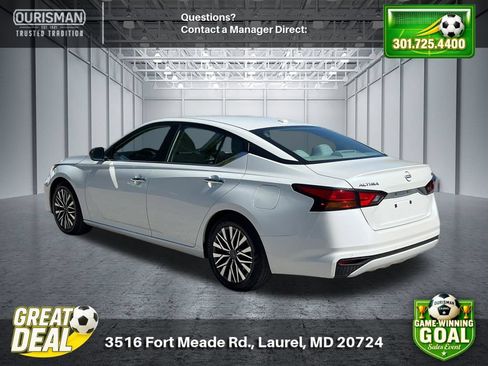 Used 2024 Nissan Altima 2.5 SV FWD image 3