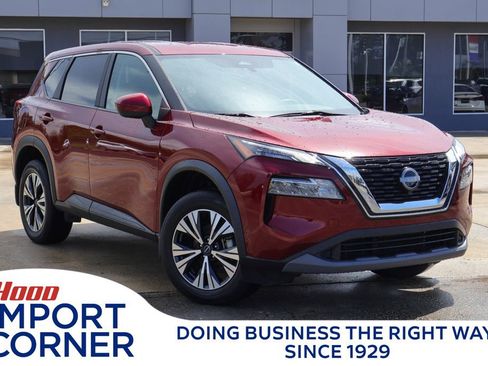 Used 2023 Nissan Rogue SV image 1