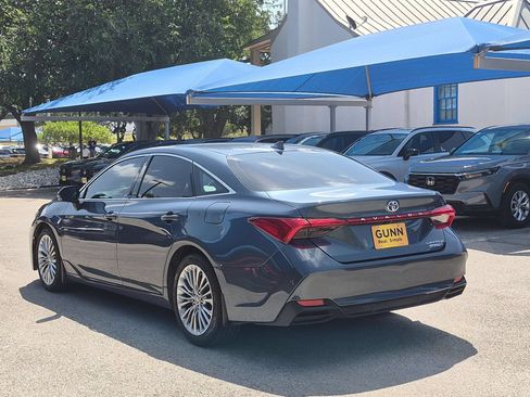 Used 2021 Toyota Avalon Limited FWD image 5