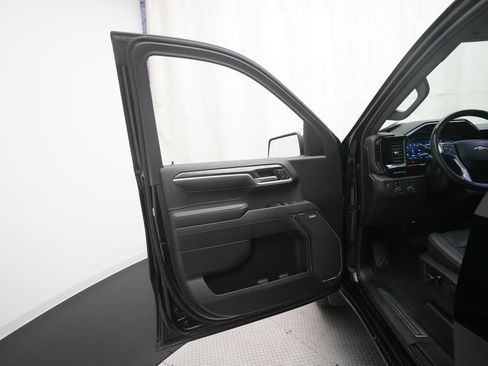 Used 2023 Chevrolet Silverado 1500 LTZ w/ LTZ Premium Package AWD/4WD image 26