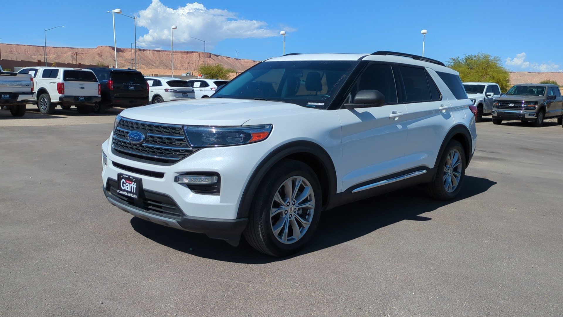 Used 2024 Ford Explorer XLT w/ Equipment Group 202A RWD image 9