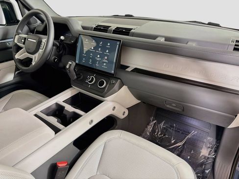 Certified 2026 Land Rover Defender 110 S AWD/4WD image 36