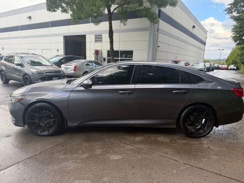 Used 2018 Honda Accord Sport image 6