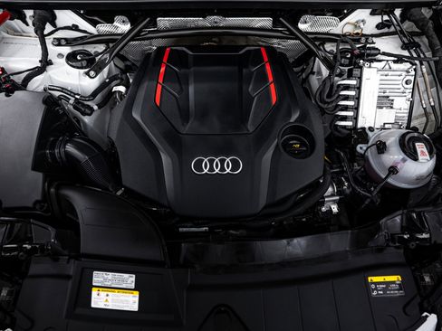 Certified 2025 Audi SQ5 Premium Plus w/ Premium Plus Package image 18