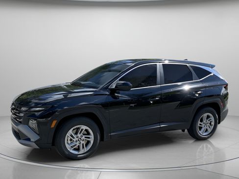 Certified 2026 Hyundai Tucson SE FWD image 2
