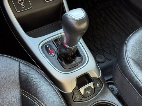 Used 2020 Jeep Compass Latitude w/ Popular Equipment Group image 32