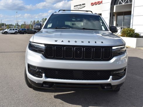 Used 2024 Jeep Wagoneer Series II w/ Convenience Group I image 4