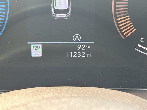 Used 2025 Hyundai Tucson SEL FWD image 16