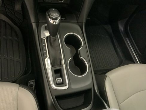 Used 2018 Chevrolet Equinox Premier image 21