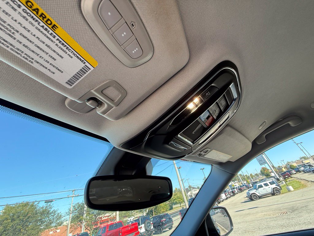 Used 2022 Jeep Grand Cherokee L Limited AWD/4WD image 23