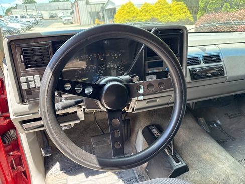 Used 1992 Chevrolet Blazer 4WD image 10