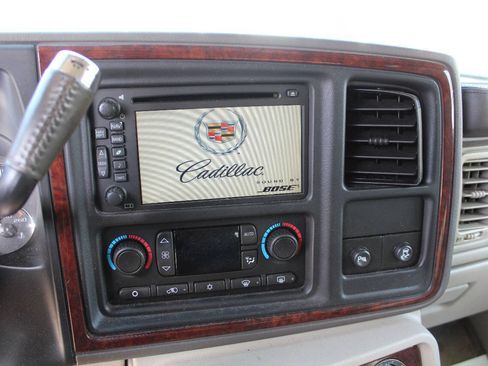 Used 2006 Cadillac Escalade ESV AWD image 14