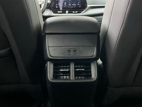 Used 2025 Chevrolet Equinox LT image 12