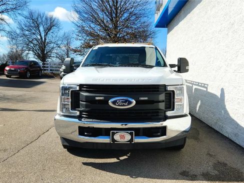 Used 2019 Ford F350 XL w/ Power Equipment Group RWD image 3