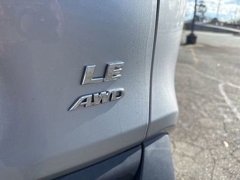 Used 2021 Toyota RAV4 LE image 14