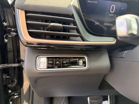 Used 2025 Buick Envision Sport Touring AWD/4WD image 21