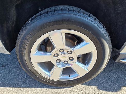 Used 2015 Chevrolet Suburban LTZ image 26