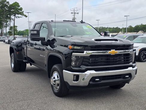 Used 2024 Chevrolet Silverado 3500 LT w/ Convenience Package AWD/4WD image 7