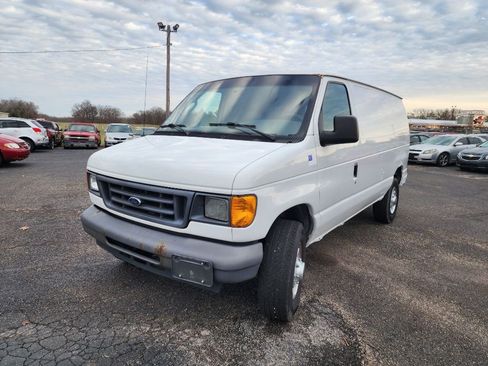 Used 2006 Ford E-350 and Econoline 350 Super Duty image 11