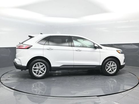 Used 2024 Ford Edge SEL w/ Convenience Package AWD/4WD image 3