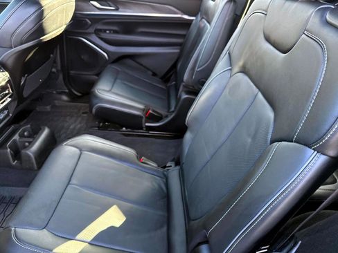 Used 2024 Jeep Grand Cherokee L Overland image 11