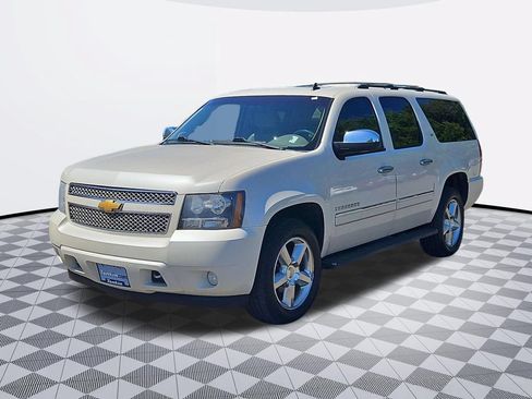 Used 2014 Chevrolet Suburban LTZ AWD/4WD image 2