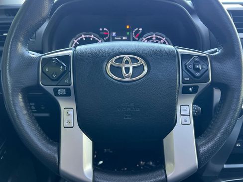 Used 2022 Toyota 4Runner Limited AWD/4WD image 30