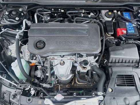 Used 2025 Honda Civic Sport image 27