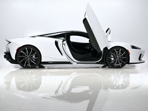 Used 2025 McLaren GTS image 11