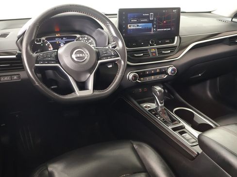Used 2023 Nissan Altima 2.5 SR w/ SR Premium Package AWD/4WD image 2
