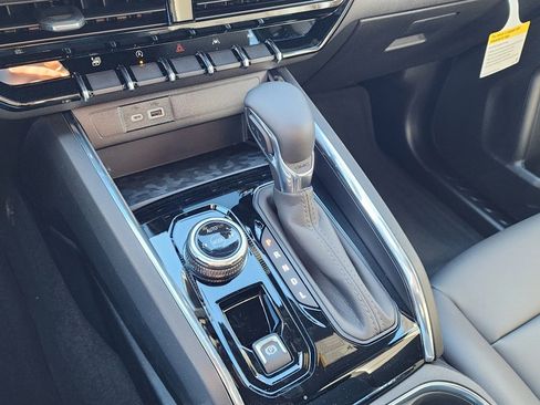 New 2026 GMC Canyon Elevation w/ Convenience Package image 32