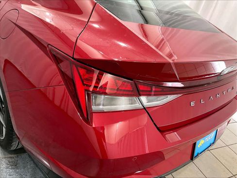 Used 2022 Hyundai Elantra Limited image 33