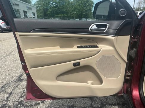 Used 2019 Jeep Grand Cherokee Limited w/ Luxury Group II AWD/4WD image 14