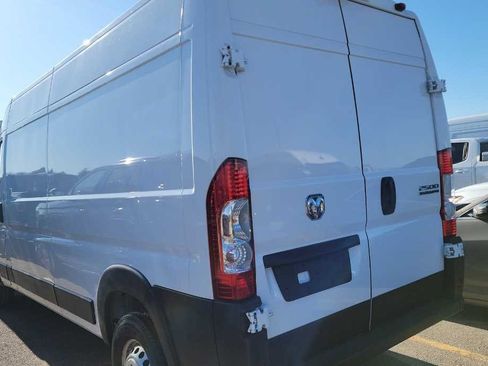Used 2026 RAM ProMaster 2500 w/ Convenience Group FWD image 4
