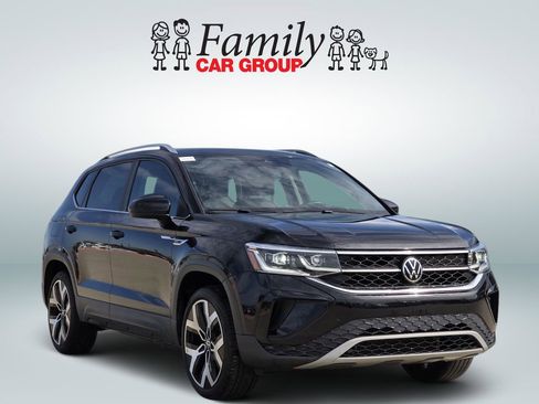 Used 2023 Volkswagen Taos SEL AWD/4WD image 2