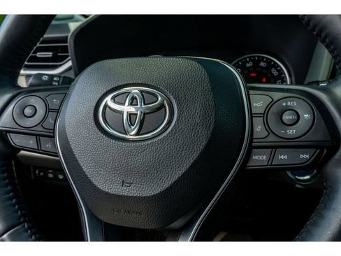 Used 2022 Toyota RAV4 XLE Premium AWD/4WD image 30