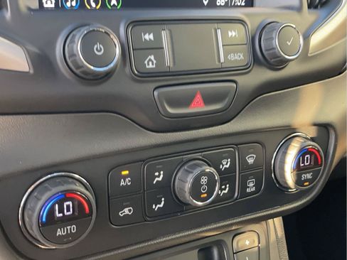 Used 2020 GMC Terrain Denali w/ Denali Premium Package AWD/4WD image 35